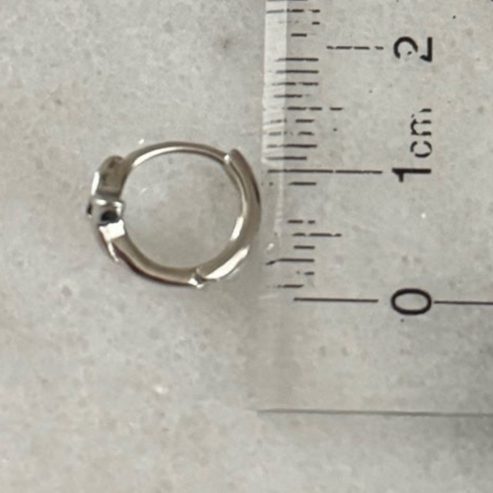 New Drop! Sterling Silver Star Huggie Hoop Earrings Brand New - Picture 4 of 4
